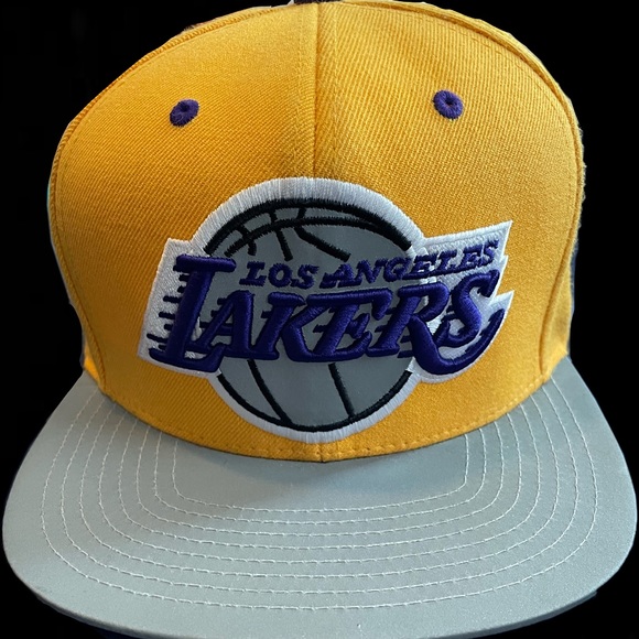 L.A Lakers Snapback - Picture 1 of 3
